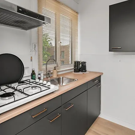 Appartement Cozy In Wouw, For 2 Guests With Balcony *