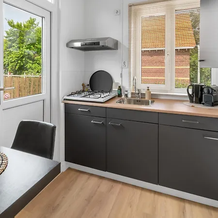 Cozy In Wouw, For 2 Guests With Balcony Appartement *