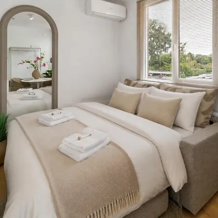 Cozy In Wouw, For 2 Guests With Balcony Appartement