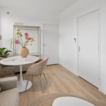 Cozy In Wouw, For 2 Guests With Balcony Appartement Wouw