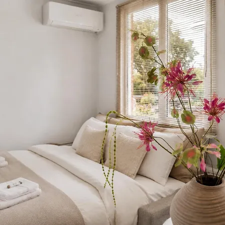 Cozy In Wouw, For 2 Guests With Balcony *