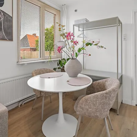 Appartement Cozy In Wouw, For 2 Guests With Balcony