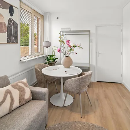 Cozy In Wouw, For 2 Guests With Balcony Appartement Wouw