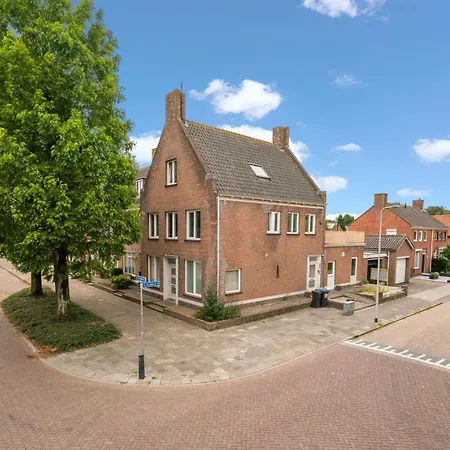 Cozy In Wouw, For 2 Guests With Balcony *