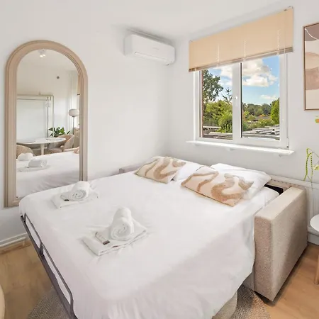 Appartement Cozy In Wouw, For 2 Guests With Balcony *
